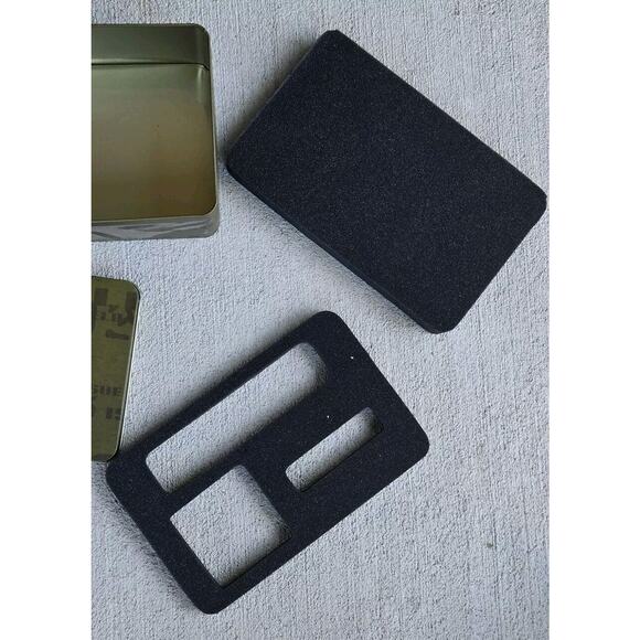 Oakley O Tin Can Rare Collector’s Edition Y2K Red Shift Thump Pro Metal Lens Box - Picture 7 of 7